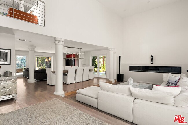 8020 Zeus Dr