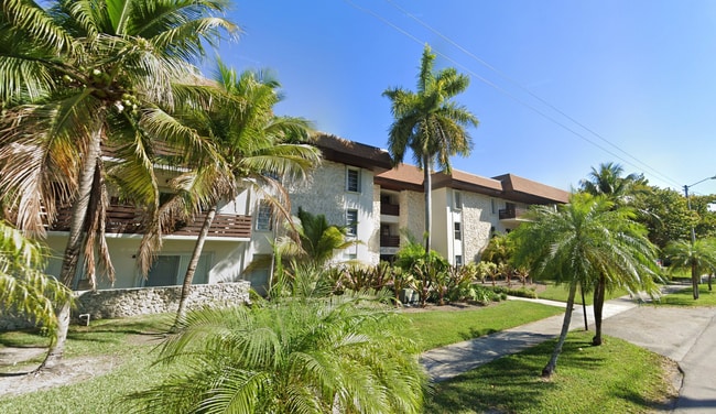 7487 SW 82nd St Unit C302