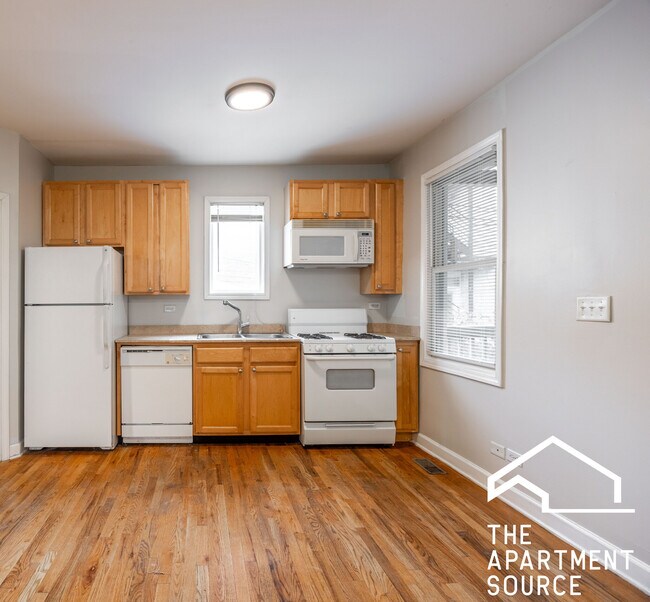 Photo - 1512 W Erie St Unit 1