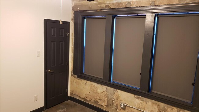 Photo - 6825 Avenue C