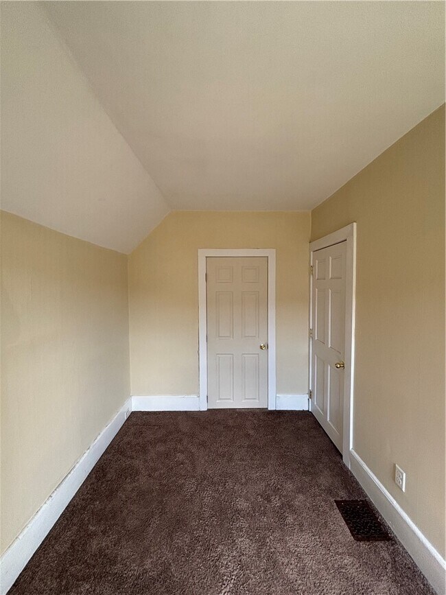 Photo - 1056 Walnut St