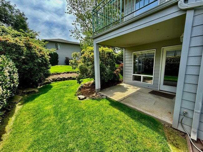 Photo - Large 980sq. 1 bedroom apartment with attached garage plus 1 parking space Unit 1206