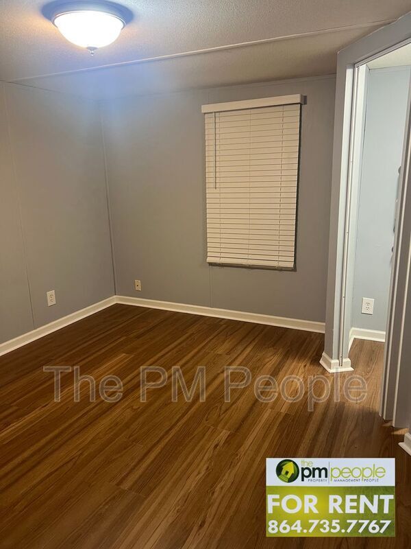 Photo - 745 State Rd S-39-204