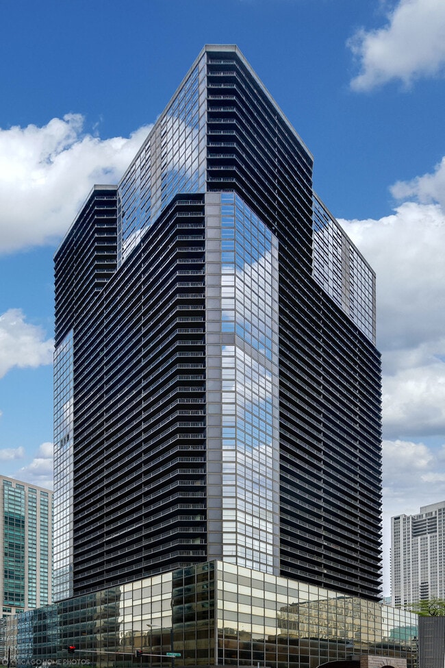 Building Photo - 663 N State St Unit 911