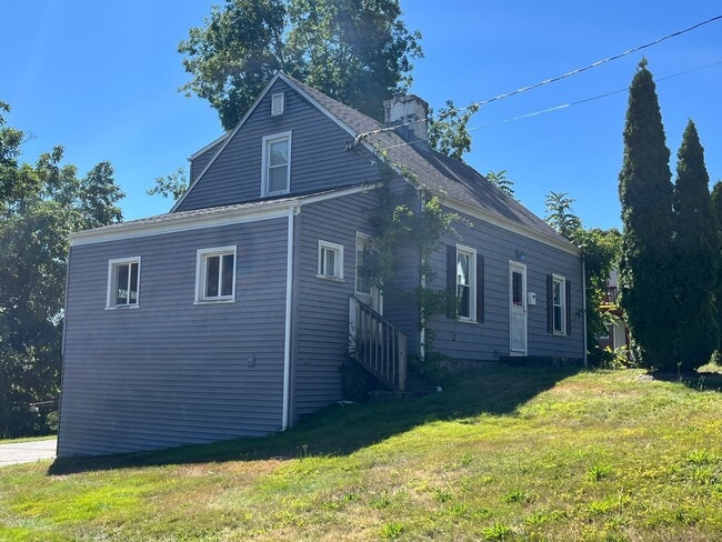 Building Photo - 204 Pembroke Ave Rental