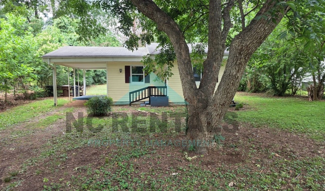 Photo - 3211 Donnell St