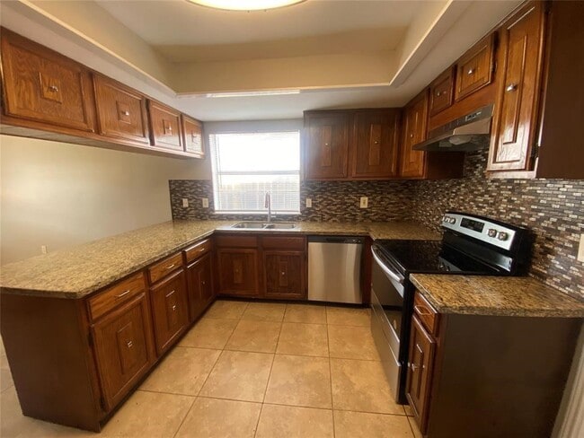 Photo - 943 Sterling Green Dr S