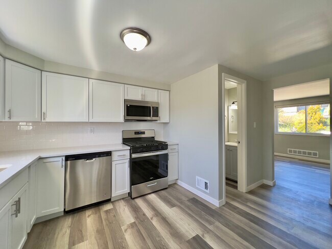 Kitchen - 239 Richfield St