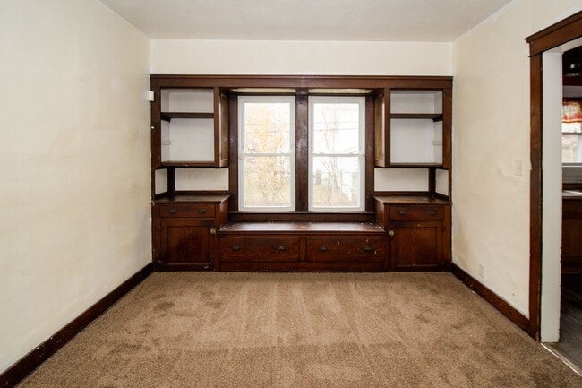 Photo - 9711 Parmelee Ave