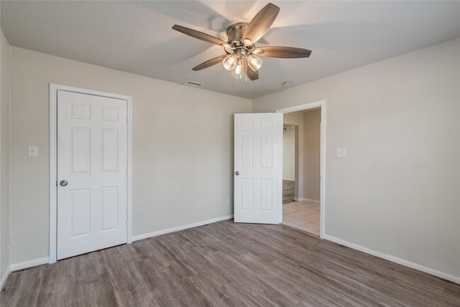Photo - 22115 Fincastle Dr