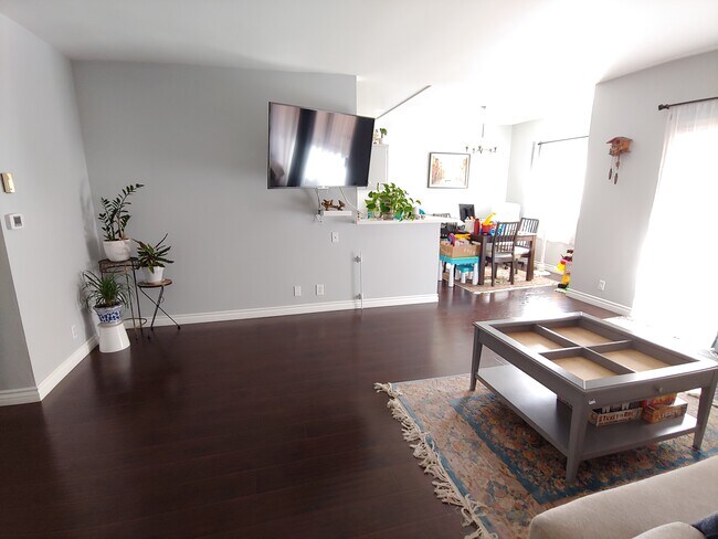 5403 Newcastle Ave Unidad 66