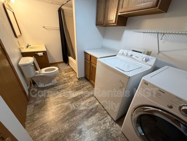 Photo - 649 8th Ave SW