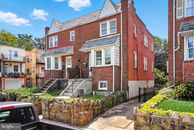 Building Photo - 4 N Belle Grove Rd Rental