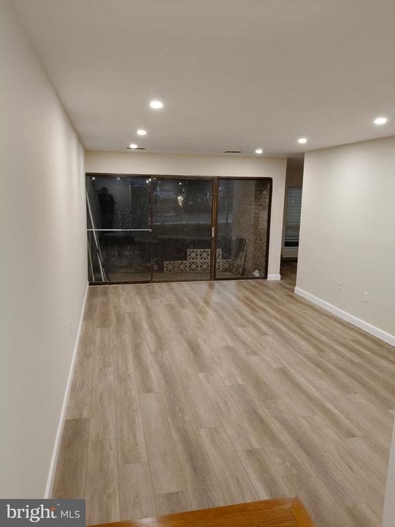 Building Photo - 423 Christopher Ave Unit 19