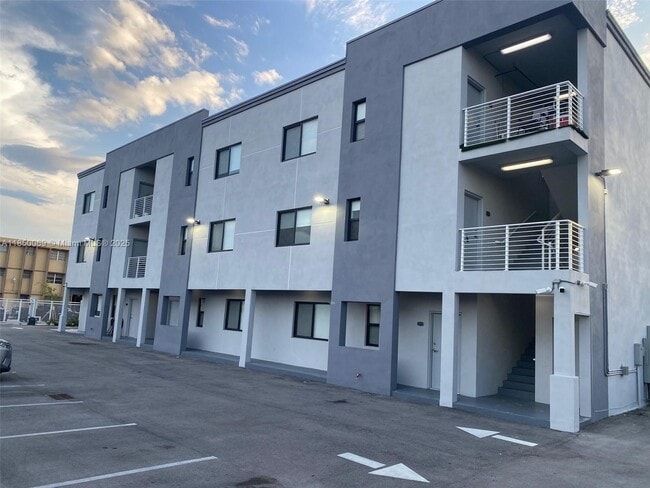 Building Photo - 423 E 27th St Unit 203 Rental