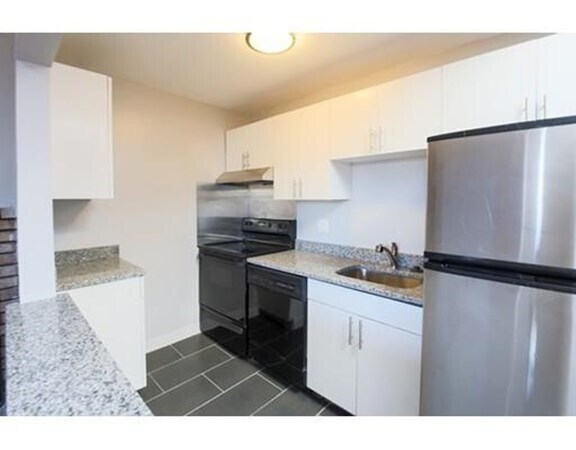 Building Photo - 469 Massachusetts Ave Unit 5