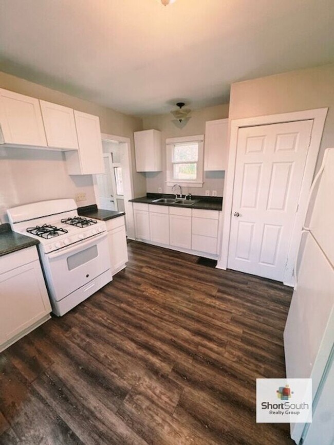 Photo - Updated 2 Bed 1 Bath home on the SE side