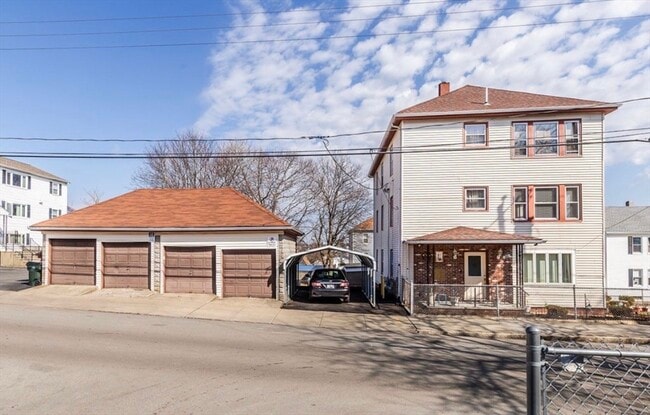 Building Photo - 344 Snell St Unit 2