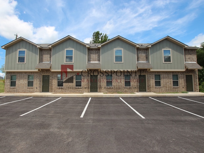 Building Photo - Tour Today: 2 Bedroom Town house for Rent in Lindale!