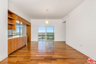 Photo - 1 W Century Dr