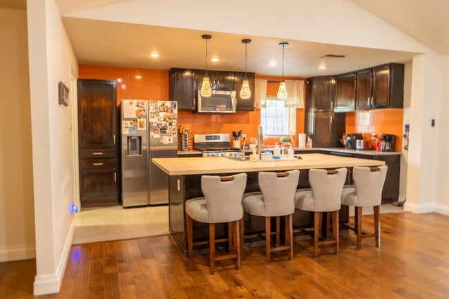 Photo - 2107 Emerald Isle Dr