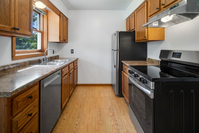 Photo - 1895 E Shore Dr