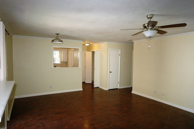 LR - 101 Pine Forest Dr Unidad G-28