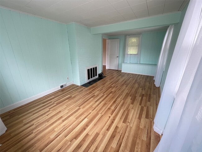 Photo - 412 Lyndale Dr