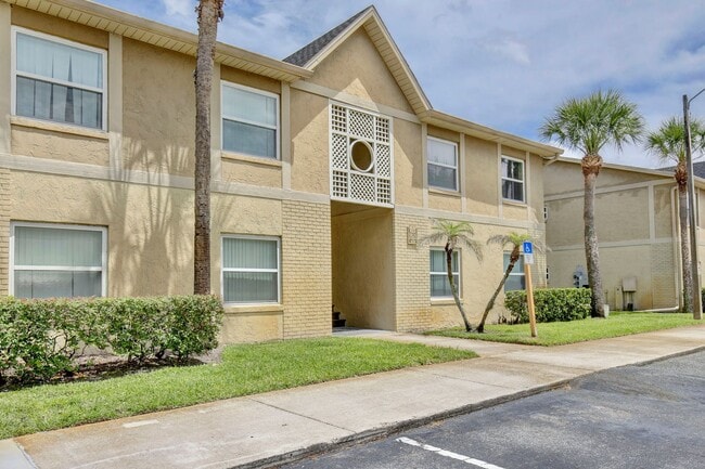 Photo - Spacious 2/2 Condo in Hawthorne Village - Orlando! Available Now!