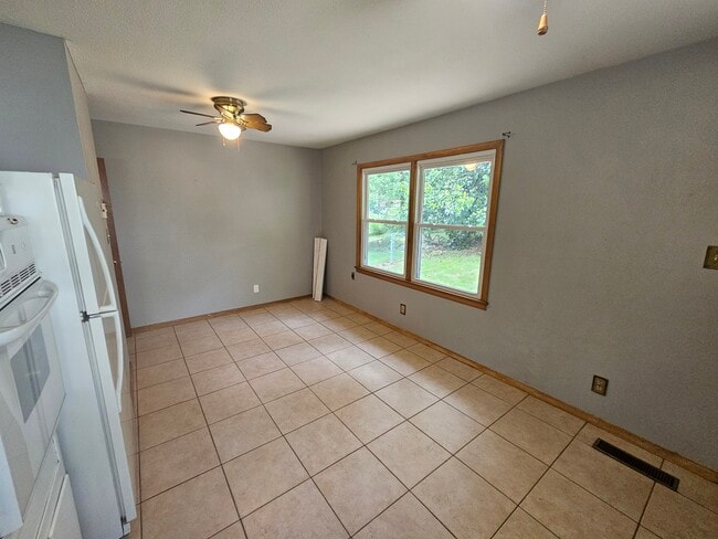 Photo - 1725 S Forest Dr