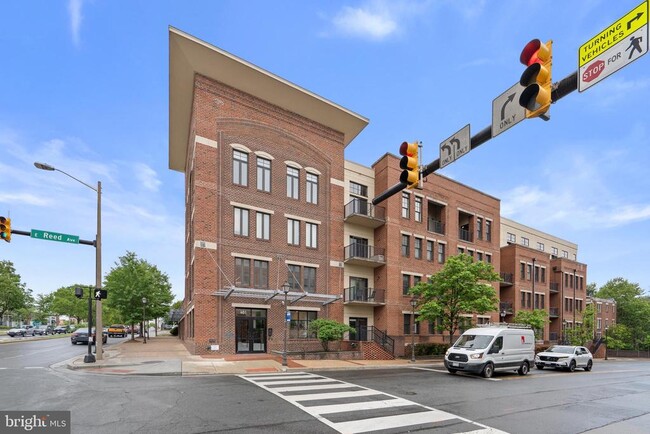 Building Photo - 181 E Reed Ave Unit 412