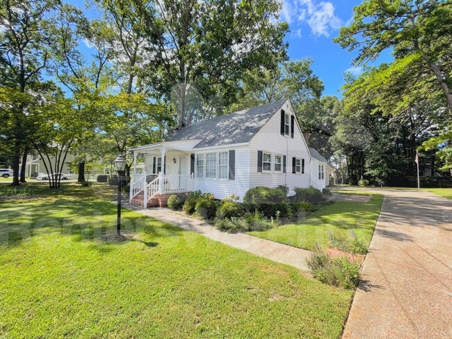 1619 Laurel Ave