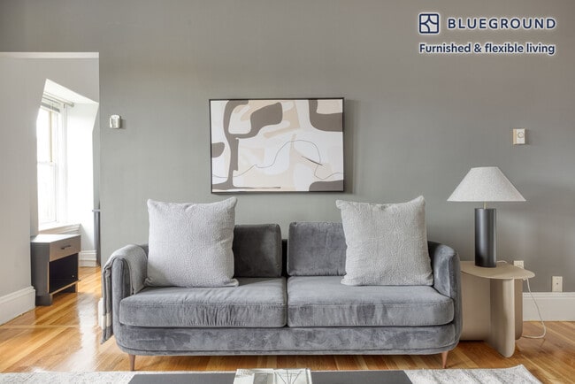 Photo - 228 Newbury St Unit FL4-ID725