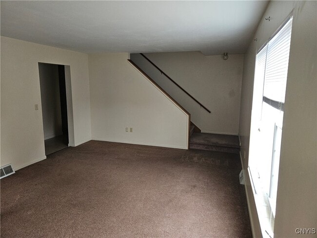 Photo - 290 Duer St