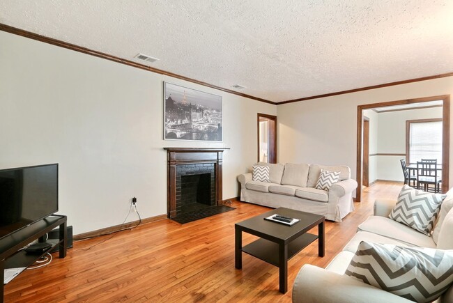 Photo - Large 3BR/2BA Ardsley Park House For Rent