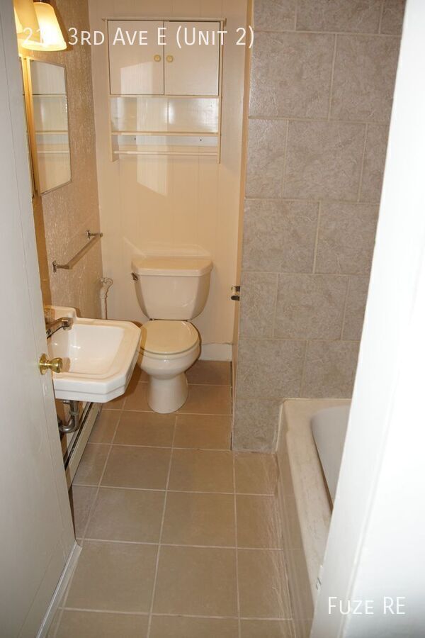 Photo - 218 3rd Ave E