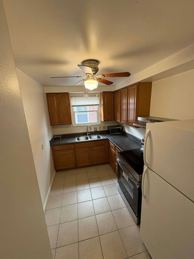 Photo - 13698 Cedar Rd