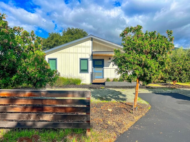 Photo - Beautiful Newer Two Bedroom Napa Home