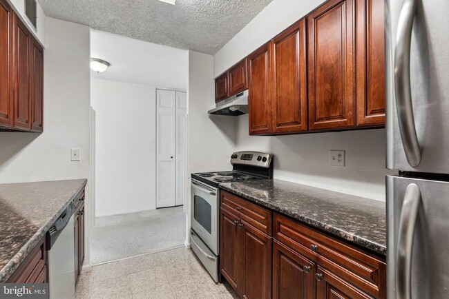 Photo - 1420 Locust St Unit 37P