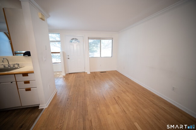 Building Photo - 3236 Madison Ave Unit #2