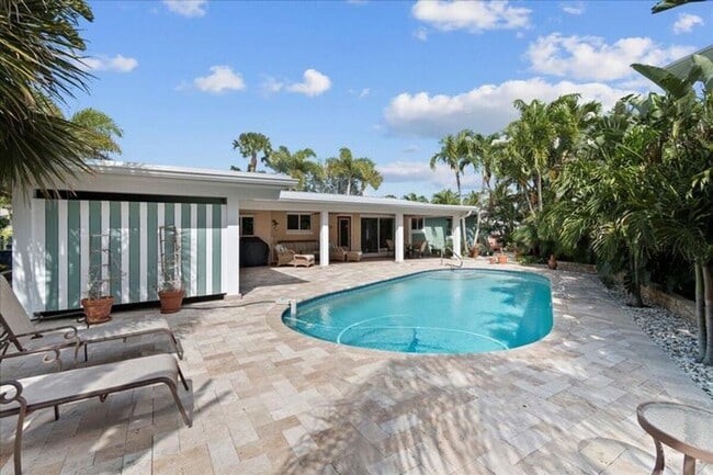 Photo - 440 Jupiter Ln