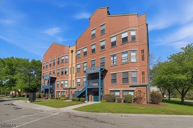 Photo - 160 Lafayette St Unit 401