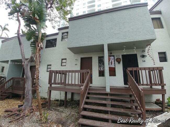 Photo - 1901 NW S River Dr