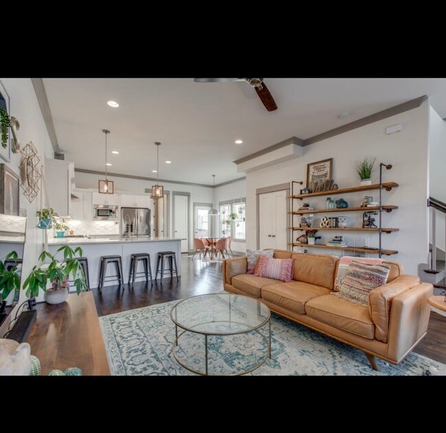 Photo - 2209 15th Ave N Unidad B