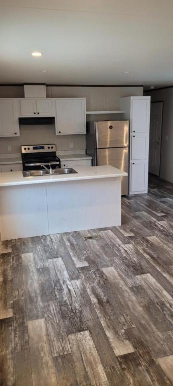 Photo - 325 W Market St