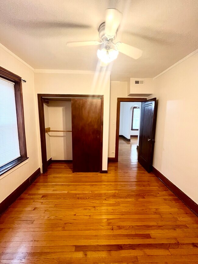 Photo - 2320 N Leclaire Ave Unit 1