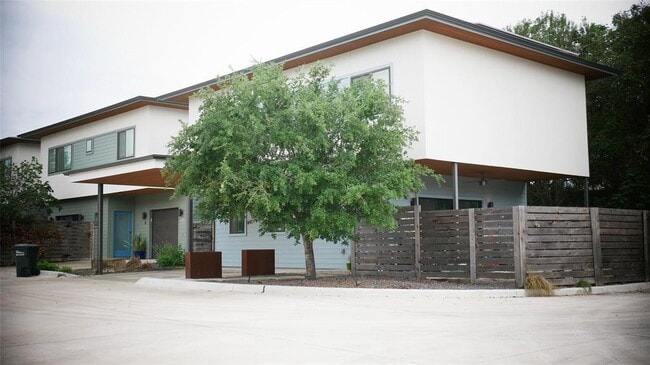 Photo - 2101 Montopolis Dr Unit 9