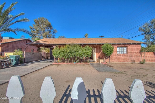 Building Photo - 1331 N Venice Ave Rental