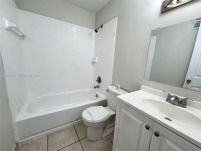 Photo - 95 NE 41st St Unit J153