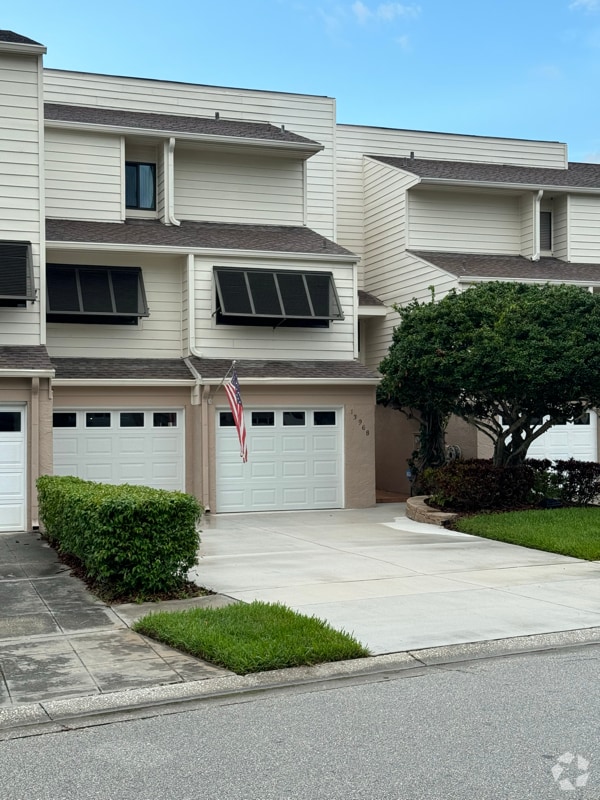 Building Photo - 13968 Lake Point Dr Rental